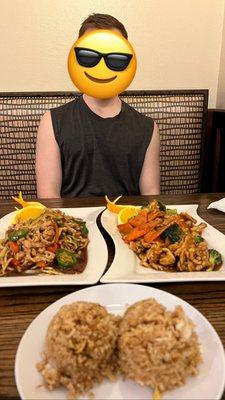 Shredded pork with bamboo shoots Chicken and broccoli Fried rice