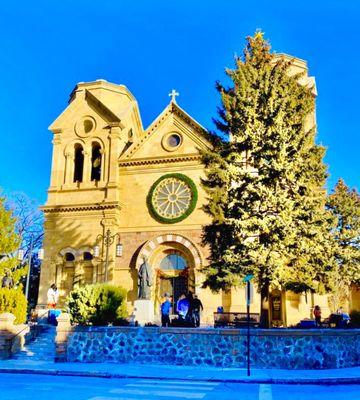 One of my fave churches in the USA. Very magical place at Christmas all decorated up.