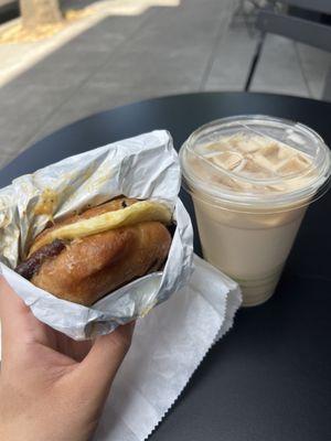 Kickstart sandwich (to go) and a Chai Latte iced