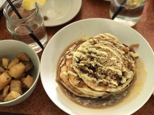 Apple pie pancakes