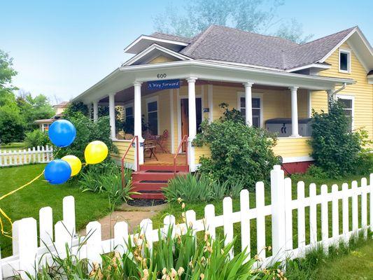 Front view of house, so welcoming!