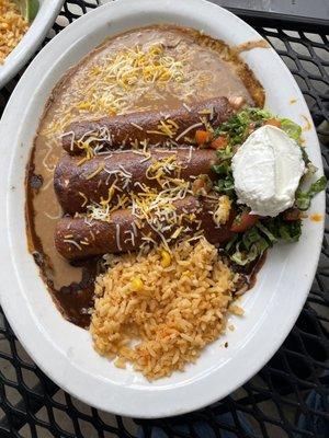 Mole enchiladas