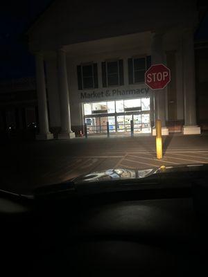 No parking lot lights.