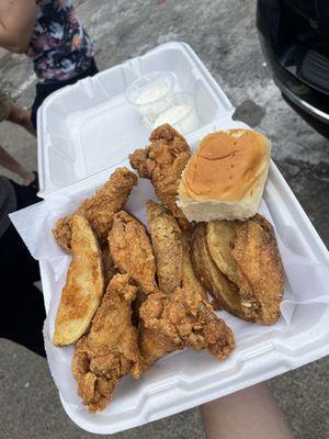 Chicken 4 Piece Hand Breaded Wings Dinner