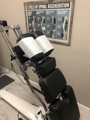 Verticals chiropractor table