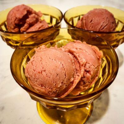 Strawberry oat gelato