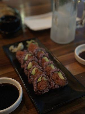 Spicy tuna roll with purple rice