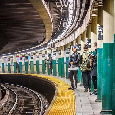 The unique curve, at Astor Place subway station. NYC.