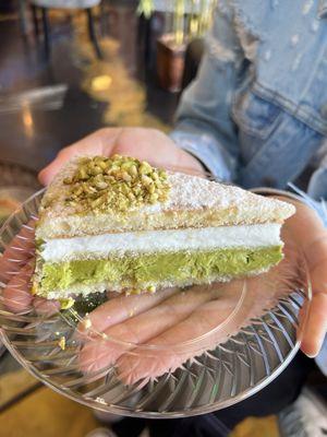 Pistachio cake