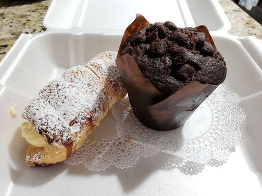 Cannoli and Chocolate Chunk muffin.