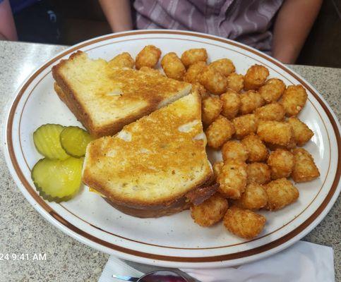 Grilled cheese sandwich and Tattertots