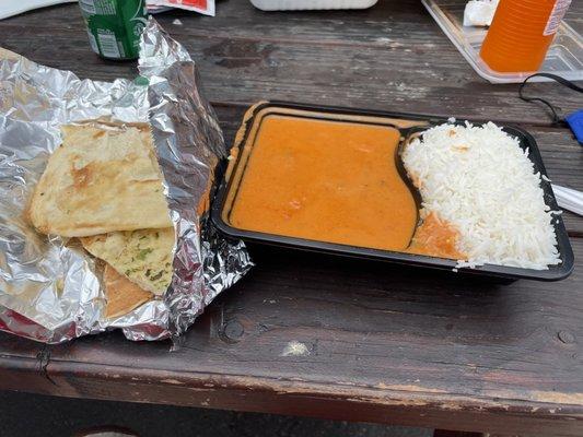 Butter chicken with extra naan