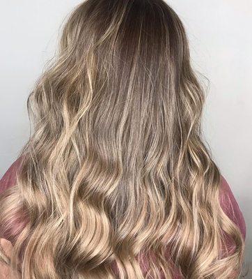 Ash blonde ,,balayage