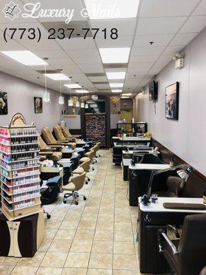 Luxury Nails - Nail salon in Chicago Illinois 60639