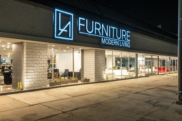 La Furniture Store