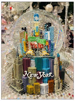 Snow globe New York. Perfect souvenir gift for your self or significant other.