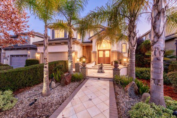 540 Hyannis Dr. Sunnyvale, CA 6BD/3BTH - 2,945 Sqft. Sold for: $2,850,000 (Represented Seller)