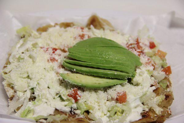 Quesadillas de Maiz! De Tinga Y Rajas con queso.