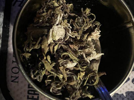 Jasmine tea leaves