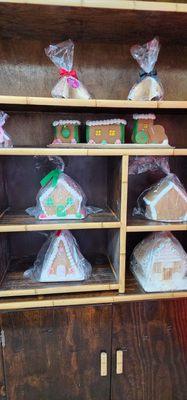 Shelf with Holiday houses