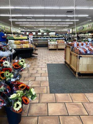 Big Y North Haven CT. Clean, well kept, and remodeled.