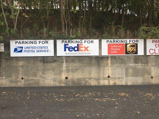 Parking Lot for Gold Coast Mailroom Customers