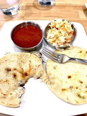 2 pupusas