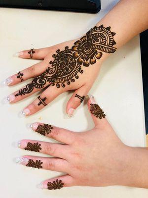 Henna tattoo