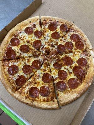 Large Pepperoni Pizza