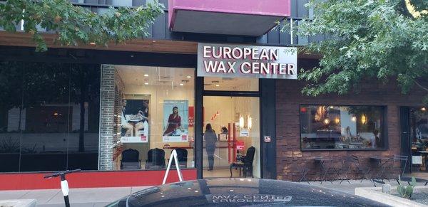 Best Brazilian and Eyebrow Wax Studio