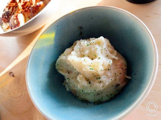 Garlic mashed potatoes