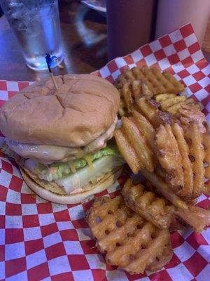 Cheeseburger with crisscross fries