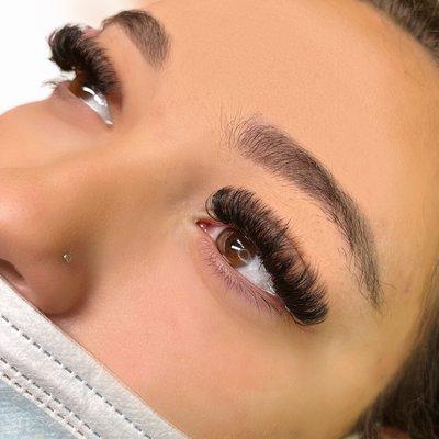 Mega volume lashes