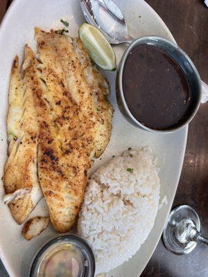 Had the grouper grilled. Very delicate and fresh tasting.