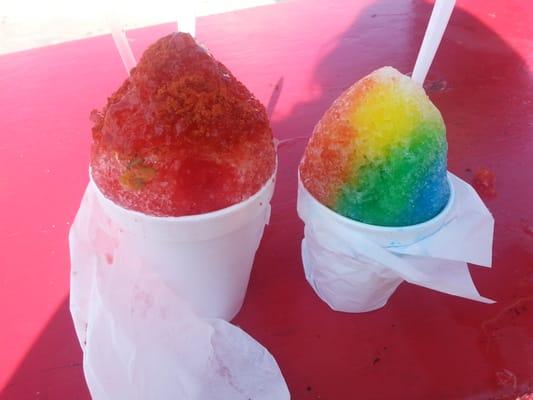 Deeelicious Pick-a-dilly (strawberry with chamoy, chili powder and pickle pieces) and rainbow! Yumm! :P