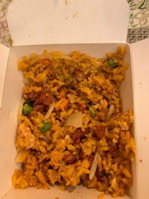 Fried rice clumpy, mealy and cinnamon-flavored