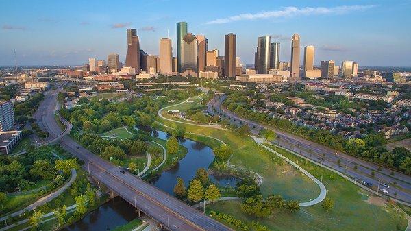 Houston is a large city, with an even bigger character. We understand the market nuances of this city to provide our best services.