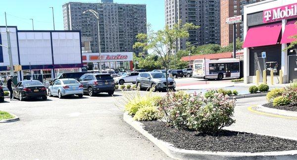 White Plains Rd Past The Parked Cars: (LOVE The Complete Overhaul This Plaza Has Gotten.  Landscape Gives The Plaza A Touch Of Natural.