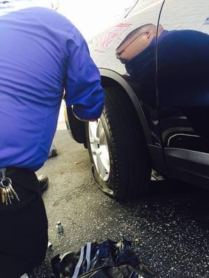 This man was awesome! He helps me change the flat tire. I forgot ask his name, but he was a very cute guy!