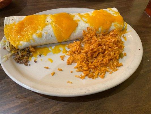 Solid combination burrito. Open it up and re-adjust as the insides are "lumpy" as various ingredients were piled in.