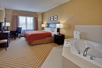 Whirlpool Room Country Inn & Suites Port Orange/Daytona