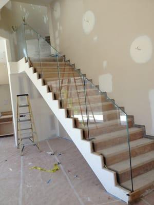 Heavy glass handrail