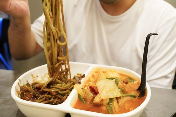 Combination bowl (black bean noodles and jjampong)