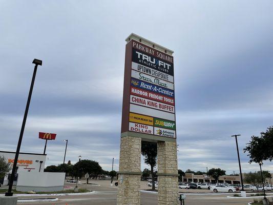 Shopping center behind Popeyes