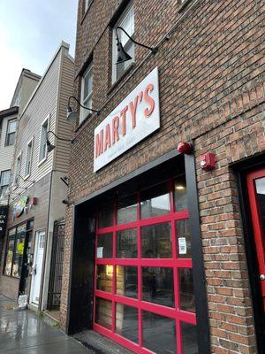 Martys store fromt