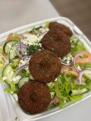 Falafel salad