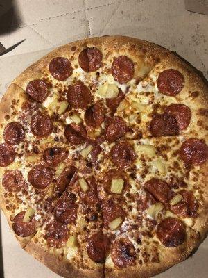 Pepperoni and (pineapple )pizza?