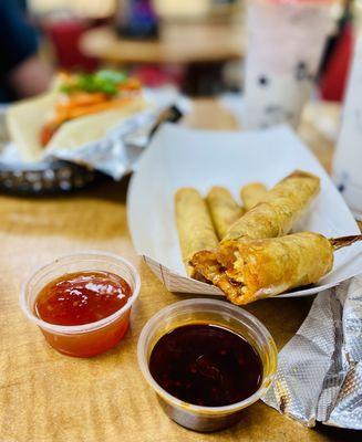 Viet shrimp & pork egg rolls gettin BIGGER! Love that they bring us HOT chili oil & sweet sauce automatically now.We love both OuiOui.