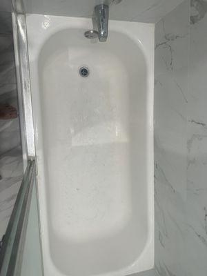 Clean bathtub.