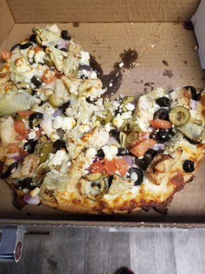 Mediterranean chicken pizza